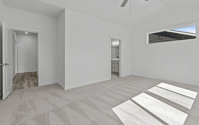 Building Photo - 718 Tigerlily St