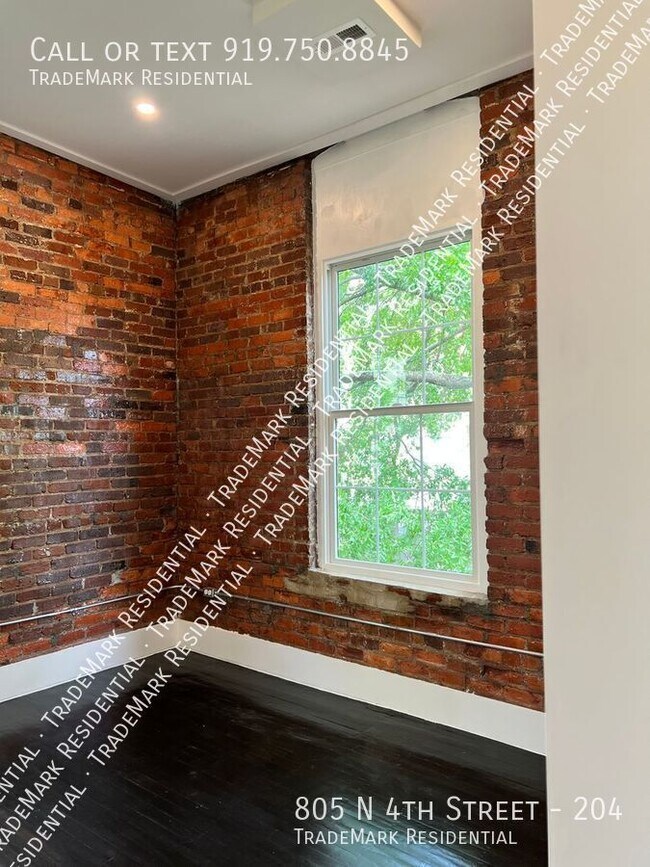 Building Photo - 805 N 4th St