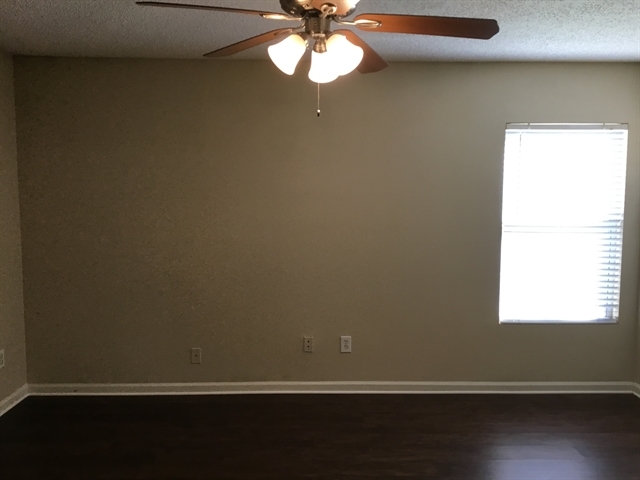 Building Photo - 2702 Fox Creek Dr E