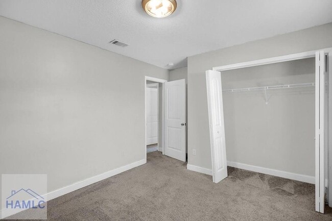 Building Photo - 721 Highgrove Ct