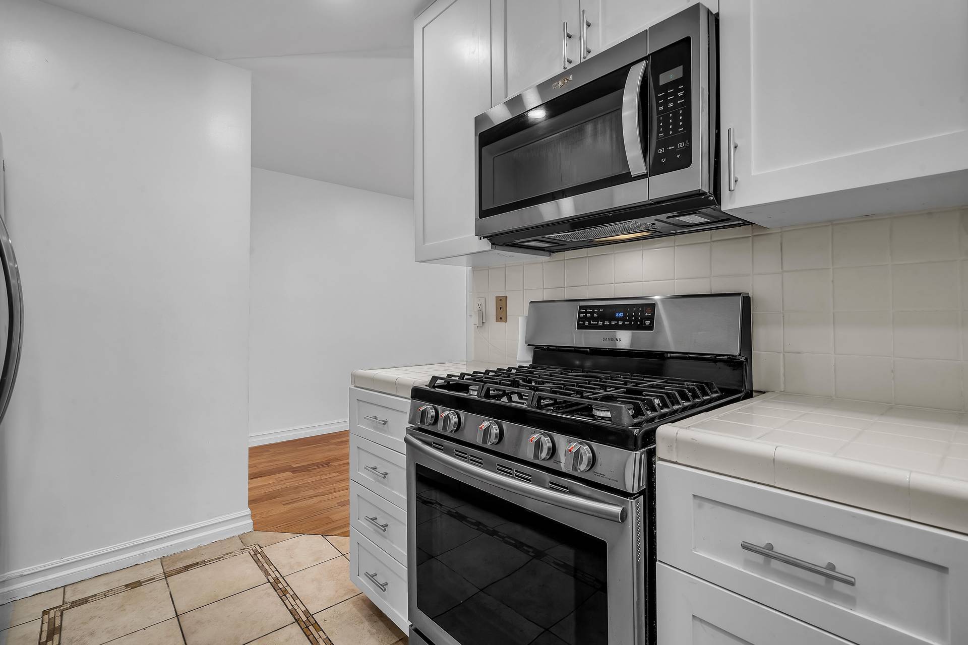 Building Photo - 927 21st St
