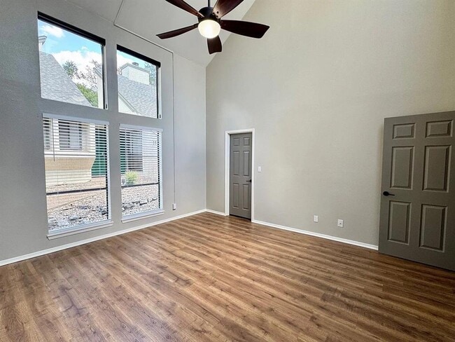 Building Photo - 30 Casa Verde St