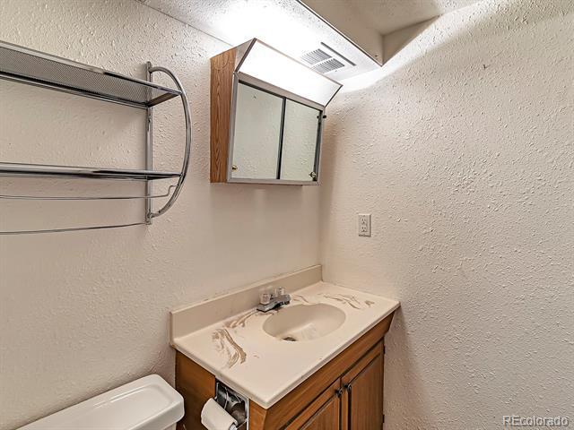 Building Photo - 123 Orion St