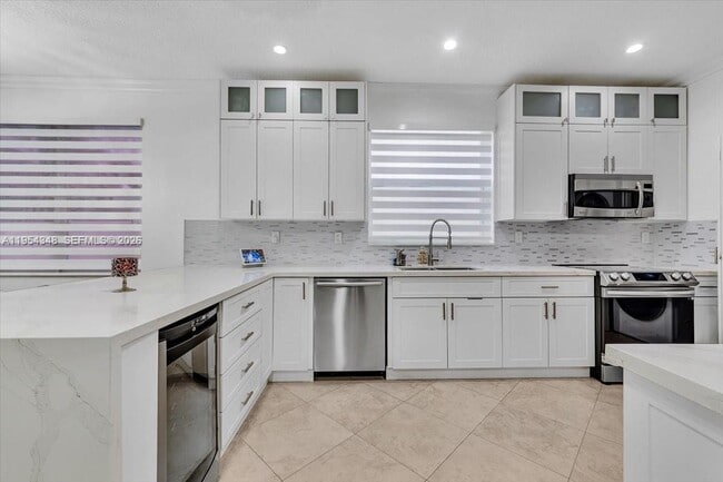 Building Photo - 773 SW 120th Ave