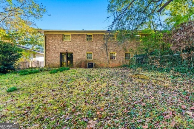 Building Photo - 1961 Valley Ridge Dr SW