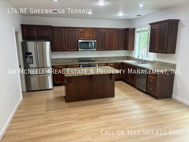 Building Photo - Available Now! 4 Bedroom Home with Firepla...