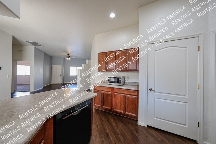 Building Photo - 8075 W Mary Jane Ln