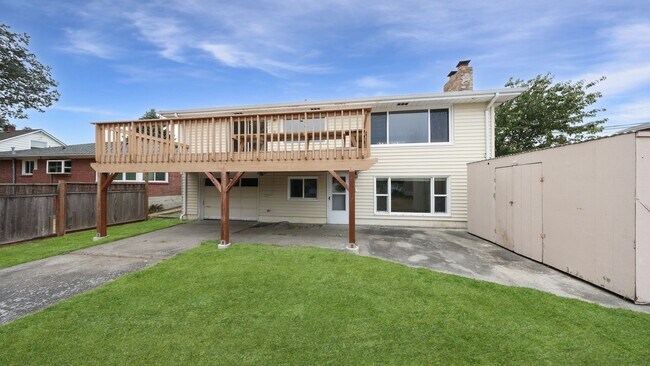 Building Photo - 1753 SE 6th Ave
