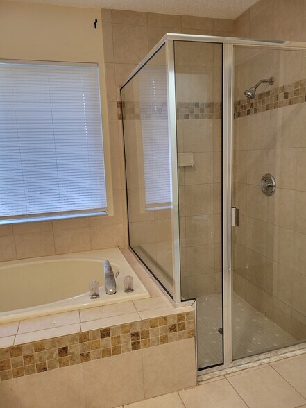Building Photo - 1048 California Creek Dr