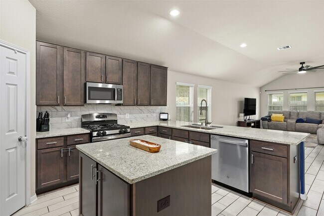 Building Photo - 2214 Sand Lily Dr