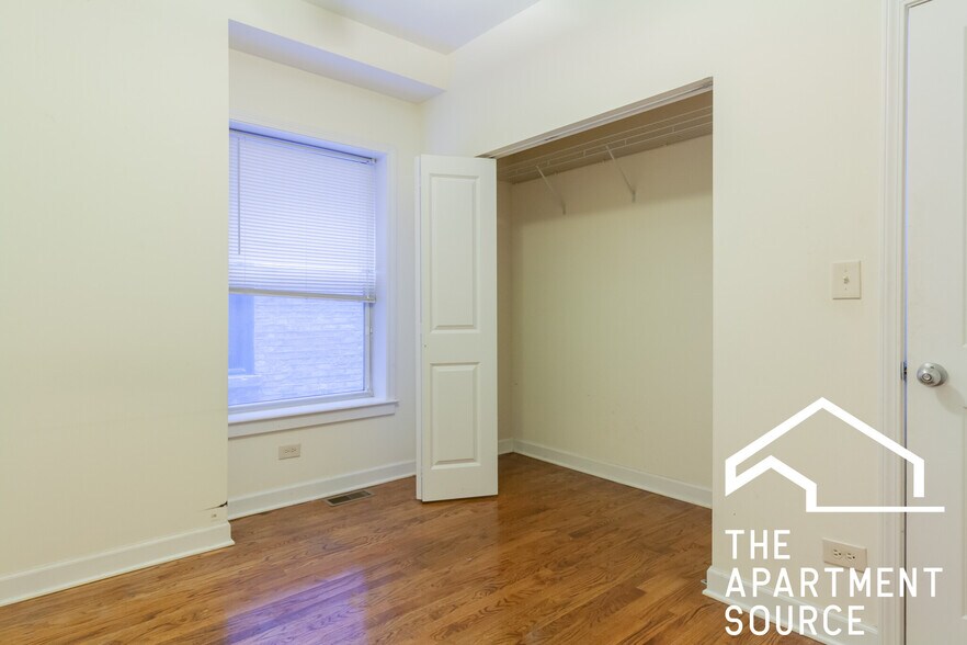 Building Photo - 855 W Cornelia Ave