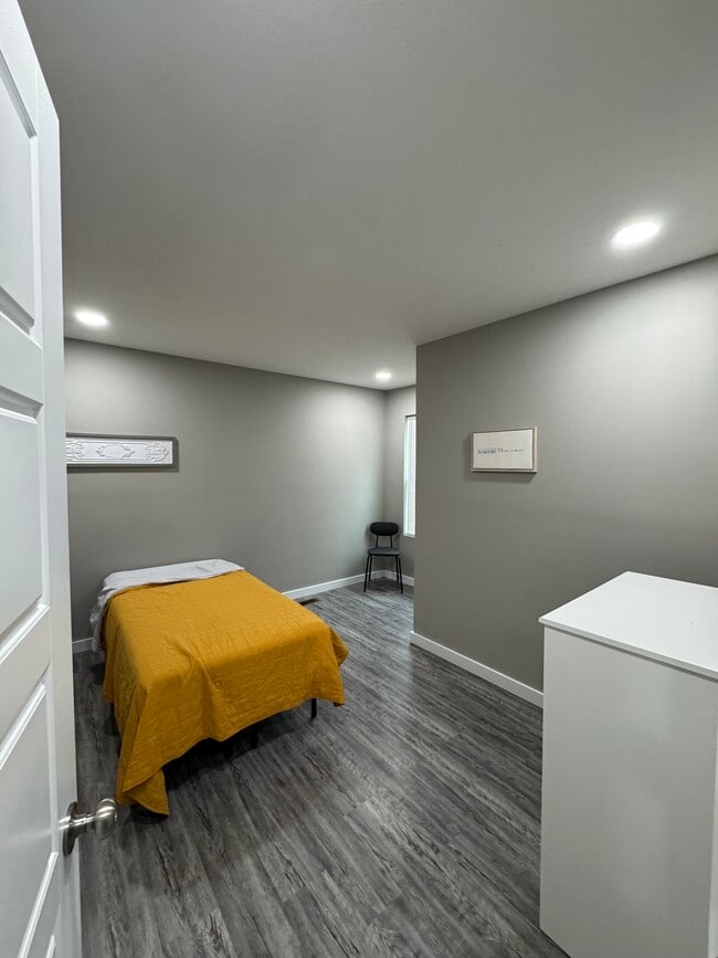 Building Photo - 241 Berry Ln