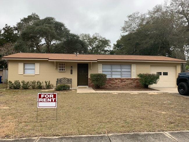 Primary Photo - 1055 Greco Rd