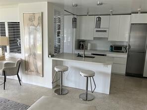 Building Photo - 561 Bayshore Dr