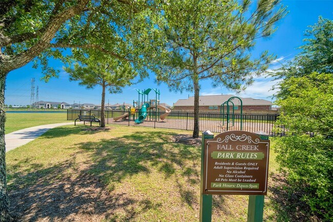 Building Photo - 10026 Thicket Park Ln