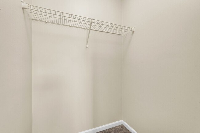 Building Photo - AVAILABLE MAY 2025 [NO PETS PREFERRED: x1 ...