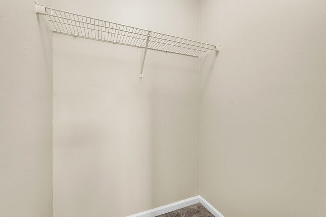 Building Photo - AVAILABLE NOW [SMALL PET PREFERRED: x1 sma...