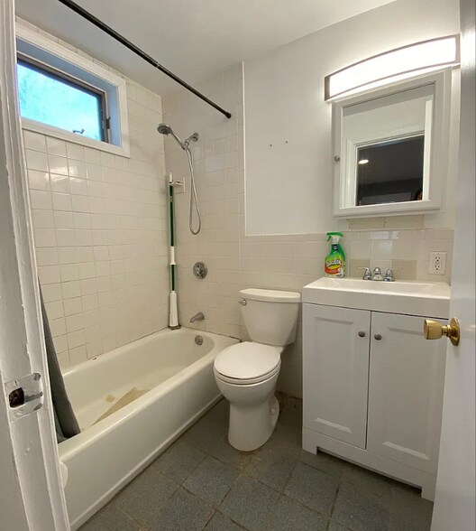 Building Photo - 32 Tufts St