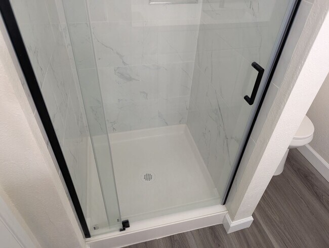 Building Photo - Completely remodeled and updated condo close to Fresno State and shopping. *Ask about the Move-in...