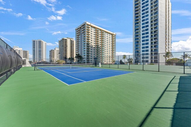 Building Photo - 5420 N Ocean Dr