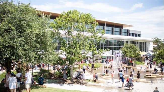 Building Photo - 1910 1/2 Philomena St