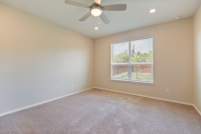 Building Photo - Elevated Leander Living | Modern Comfort Meets Quiet, Connected Convenience