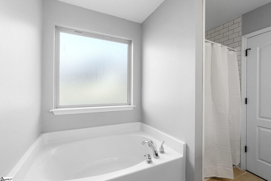 Master Bathroom - 207 Blacks Dr