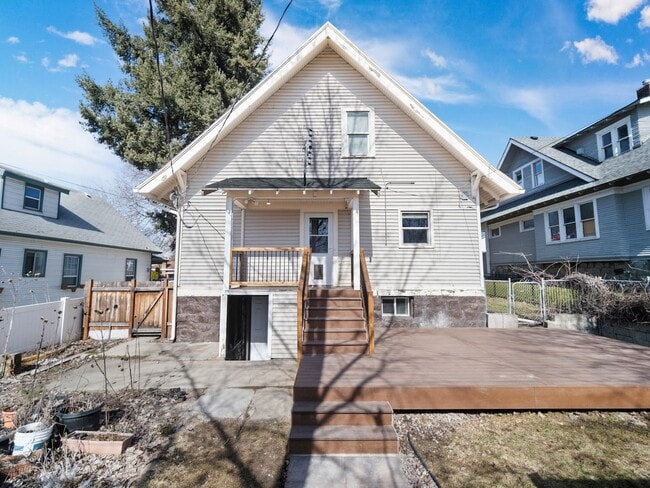 Building Photo - 4 Bed, 2 Bath Long Term Rental in GU District