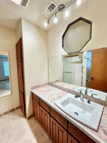 Building Photo - 3904 Woodbury Ct