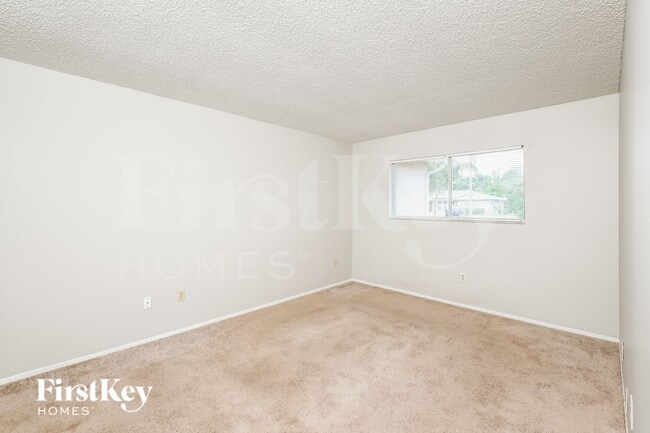 Building Photo - 2278 Hialeah St