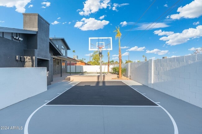 Building Photo - 1643 W Griswold Rd