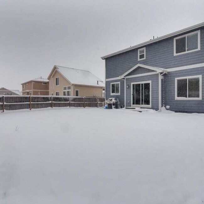 Building Photo - Wonderful Newer Home