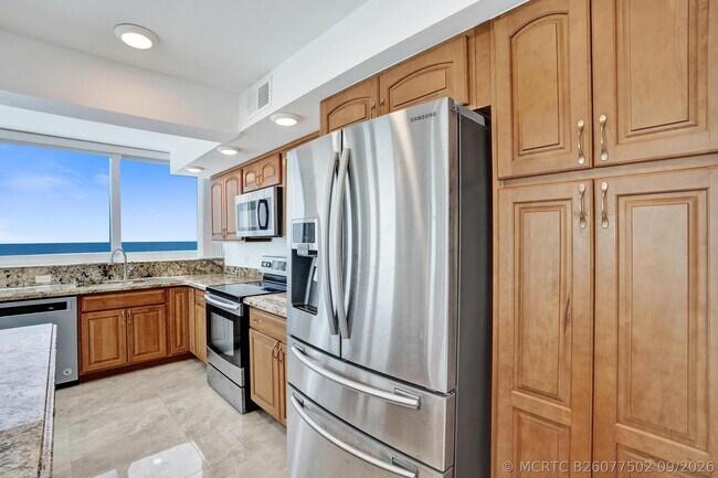 Building Photo - 1360 S Ocean Blvd