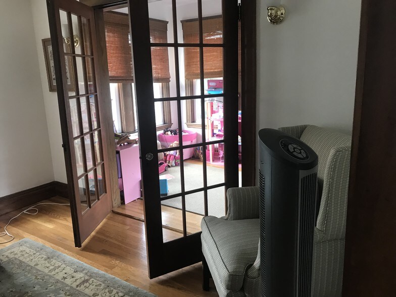 sunroom 1 - 182 Palmer St