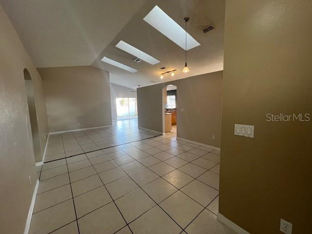 Building Photo - 202 Woodbury Pines Cir