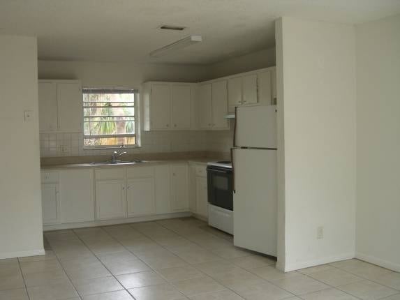 Building Photo - 2309 Lake Worth Rd