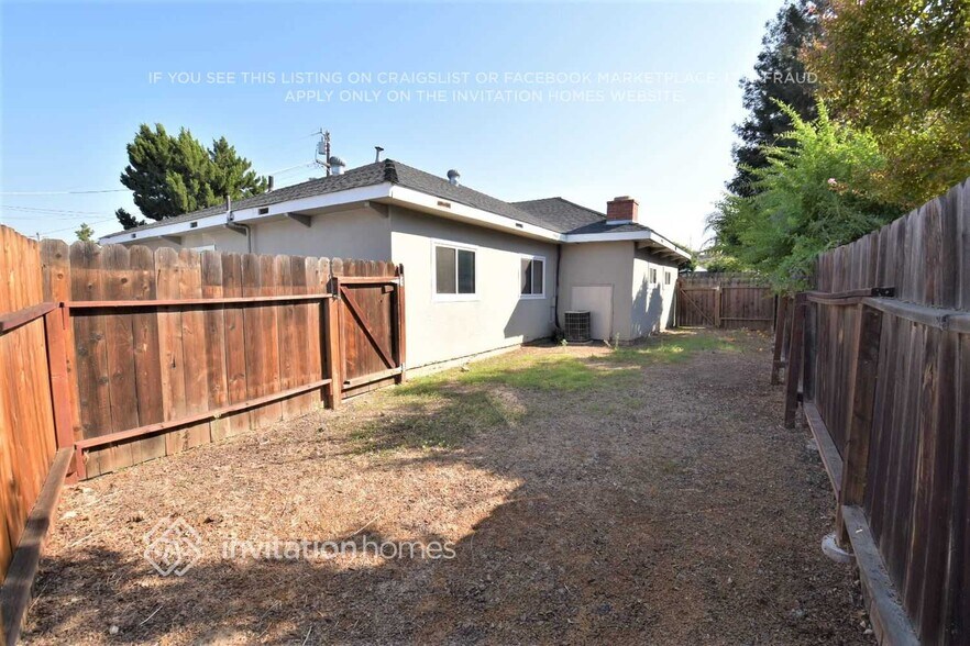 Building Photo - 321 Brennan Ct