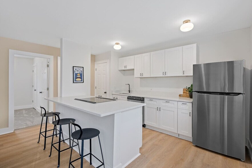 Building Photo - 539 Hale Ave