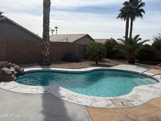 Building Photo - 13221 W Ocotillo Ln