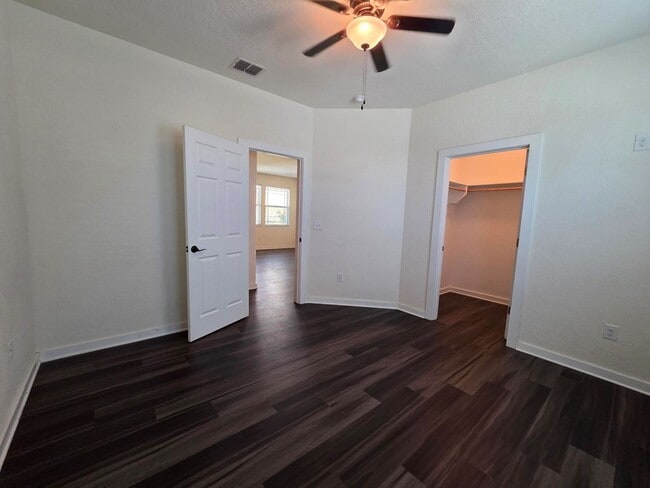 Building Photo - 121 Ivy Ln