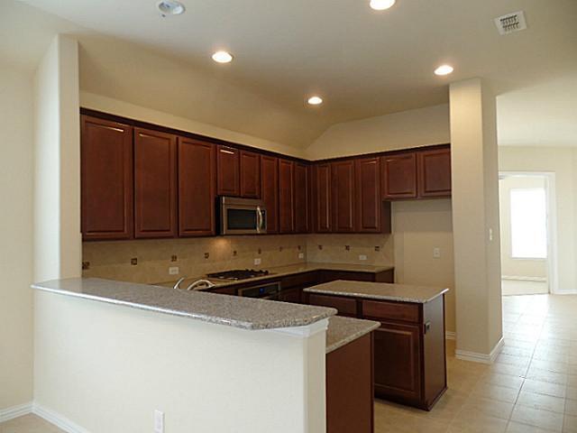 Building Photo - 1304 Poplar Dr