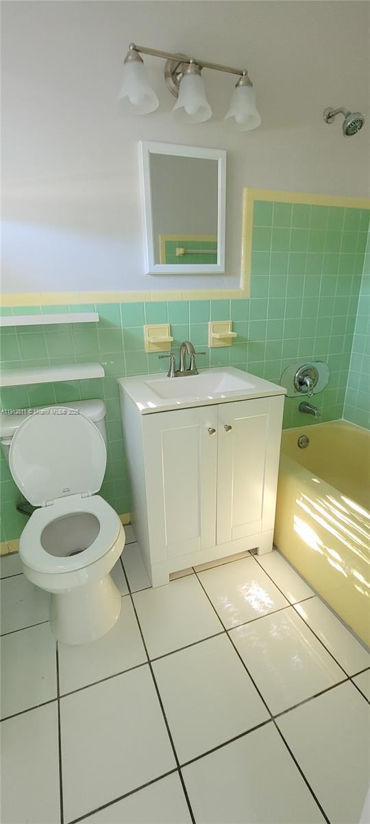 Building Photo - 906 Greenbriar Dr