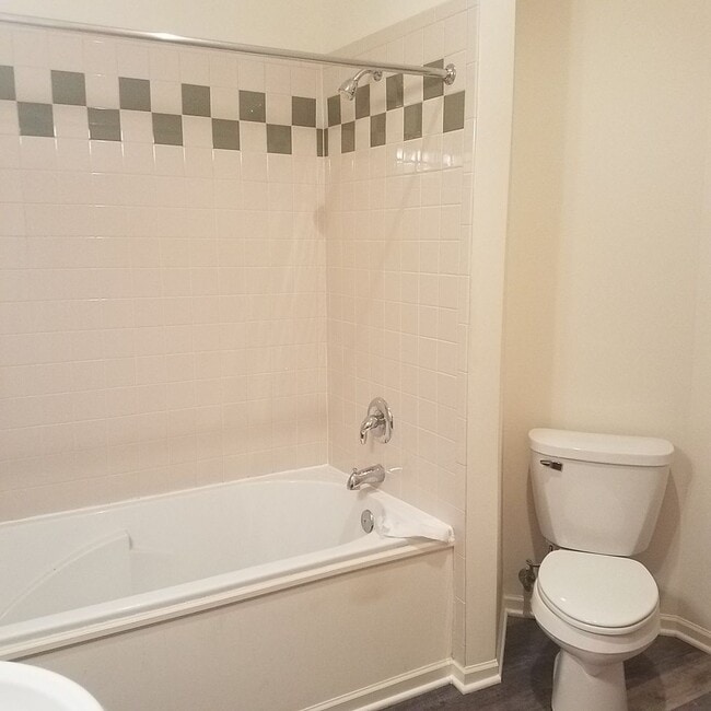 Building Photo - 1BR/1BA, Upscale Loft with accessible Rooftop Deck & Community Pool!