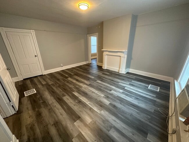 Building Photo - 168 Meridian St