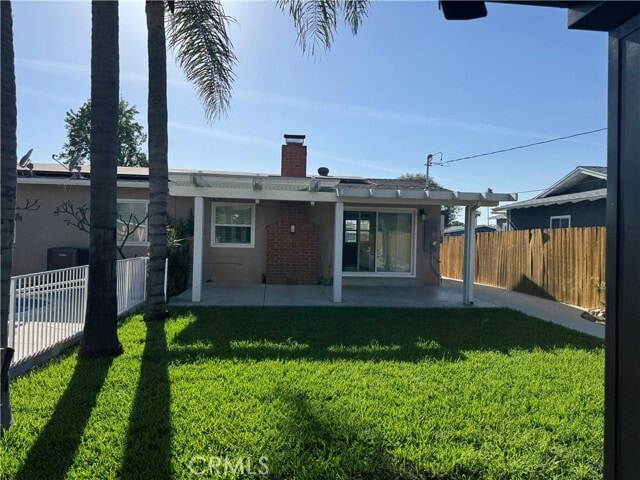 Building Photo - 12871 Russell Ave