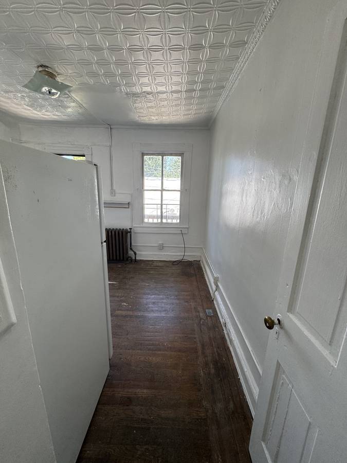 Building Photo - 716 W 36th St