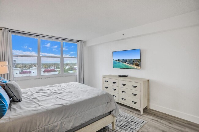 Building Photo - 2501 S Ocean Dr