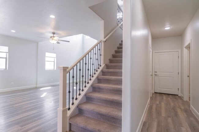 Building Photo - 548 N 550 W