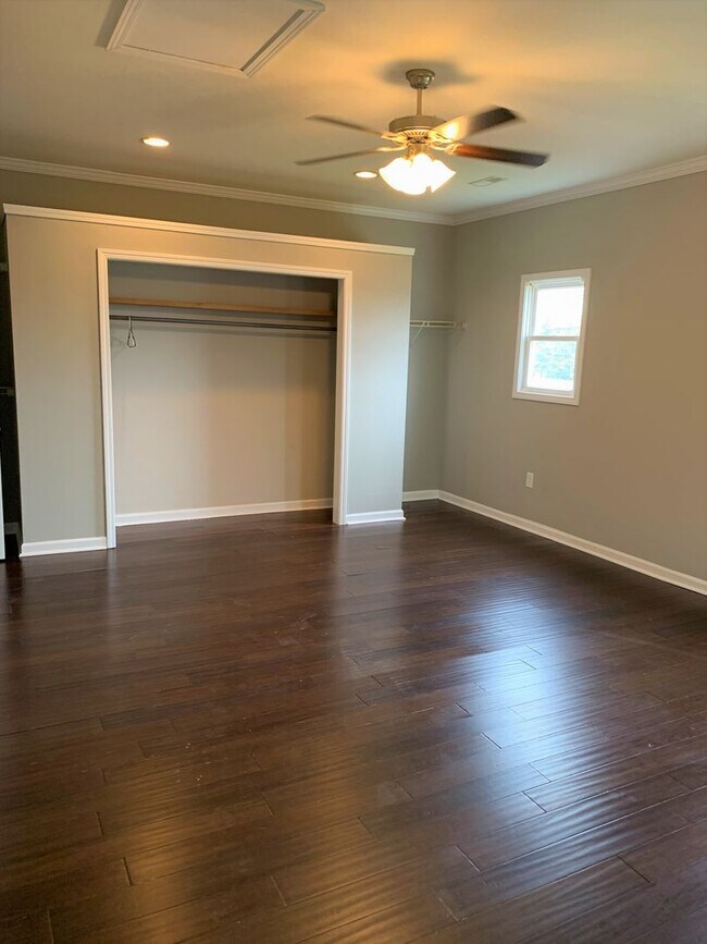 Building Photo - 3 Bdrm/2 Bath home    ?   Gray, TN