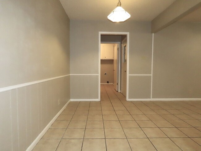 Building Photo - South Tyler! 3 Bedroom, 2 Bath Duplex w/Garage